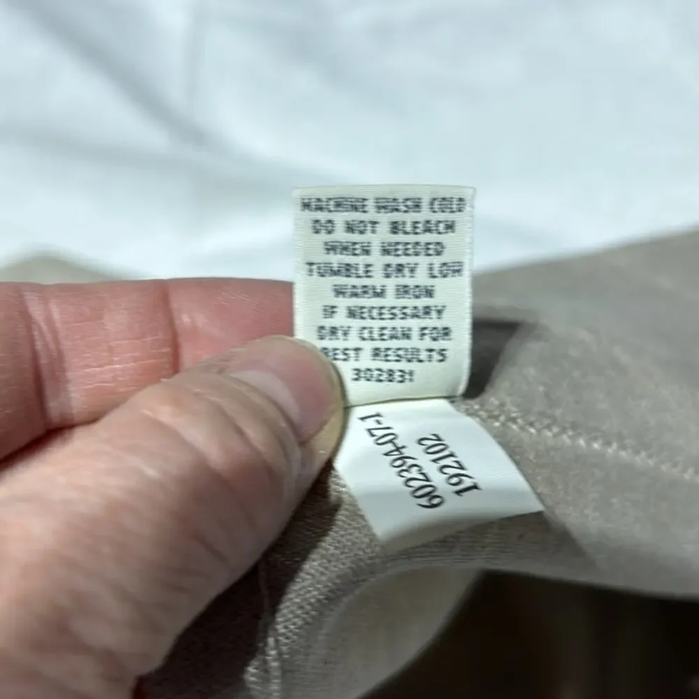 Banana Republic vintage tan linen “H” monogrammed in white tea towel decorative